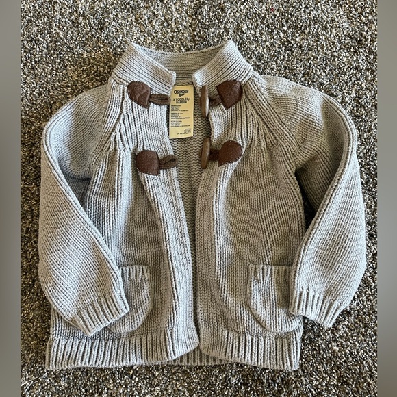 NWOT OshKosh B'gosh Light Gray Cardigan with Brown Toggles - Picture 1 of 3
